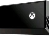 La console de jeux Xbox est posée sur un fond blanc.