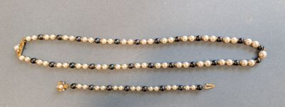 Demi-parure avec un bracelet et un collier en chute