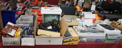 Un important lot ATARI : Console (télé data systems, clavier…