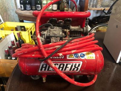 Petit compresseur rouge ALSAFIX 4L n°série n°K03386 - 81702022-51 ...