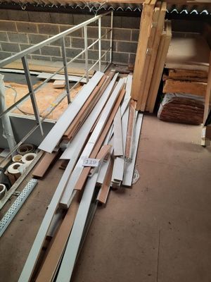 Stock de plinthes MDF, baguettes, moulures, champlats, barre… - Photo 1