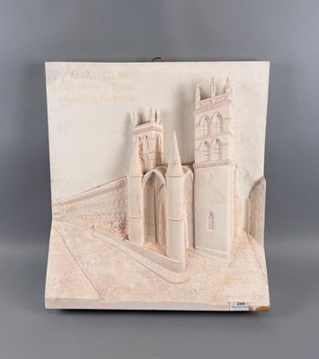 Rare maquette en relief en plâtre patiné par AZAÏS, Cathédra…