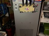 une machine qui se trouve dans une pièce