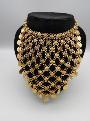 Collier plastron triangulaire orientalisant en sequins artic…