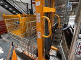 un caddie posé par terre
