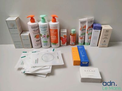 Lot de 14 produits cosmétiques de diverses marques dont : EV…