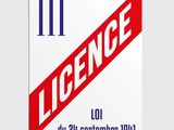 une affiche blanche ornée d'une bande rouge et bleue