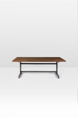 une image représentant une table avec un plateau en bois et des pieds en métal