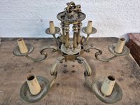 Lot de trois lustres dont 1 lustre en bronze à 6 lumières, 1… (photo 3)