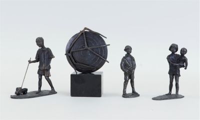 Corry Ammerlaan (né en 1947) Lot de quatre sculptures en bro…