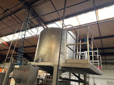 Cuve tampon en inox, capacité 5 T sur châssis 100x100 cm ave…