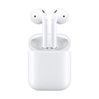 un apple airpods avec étui de chargement sur fond blanc