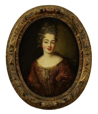 portrait d'une dame en robe marron, dans un cadre ovale doré