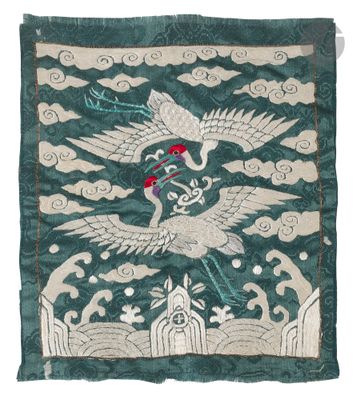 un gros plan sur une œuvre d'art représentant un oiseau