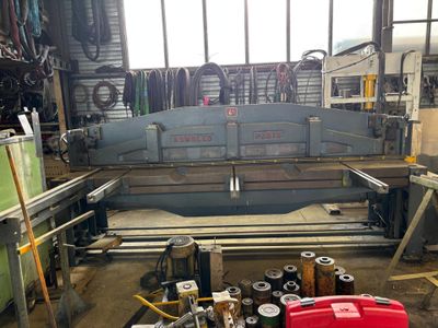 Lot de : grosse cisaille électrique, Blombed 380 v, emprise 3 m. - Photo 1