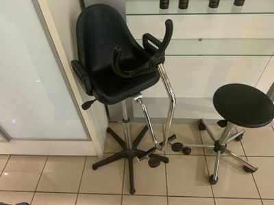 Une chaise de coiffure bébé Lieu : SUR DESIGNATION AUCHAN MA…