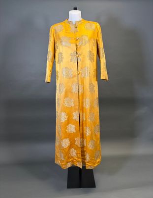 Carven. Manteau du soir d'inspiration orientale en taffetas …