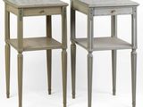 paire de tables d'appoint avec plateau en marbre et pieds en métal