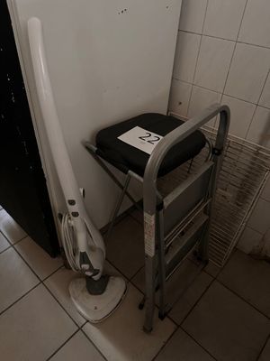 centrale de lavage, 1 distributeur de papier absorbant, - Photo 1