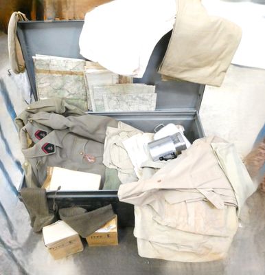 Uniforme, effets, cartes et rations d'un Capitaine du 8e rég…