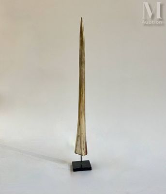 Rostre de marlin H. : 46 cm. Sur socle.