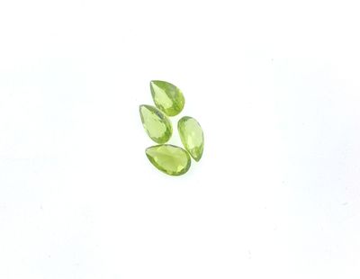 PRASIOLITES , quatre pierres vertes tailles gouttes.