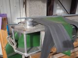 a picture of a machine that is sitting on a pallet