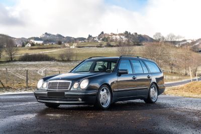 1999 - Mercedes-Benz E 55 AMG break
