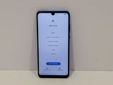 l'arrière d'un smartphone avec l'écran d'accueil affiché à l'écran