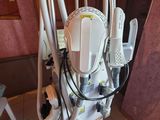 a machine that is sitting on the floor in the room