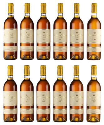 un tas de bouteilles de vin empilées les unes sur les autres