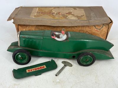LES JOUETS CITROEN Rosalie V en tôle verte, pneus noirs sur …