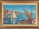 un tableau représentant des voiliers sur l'eau, près d'une ville