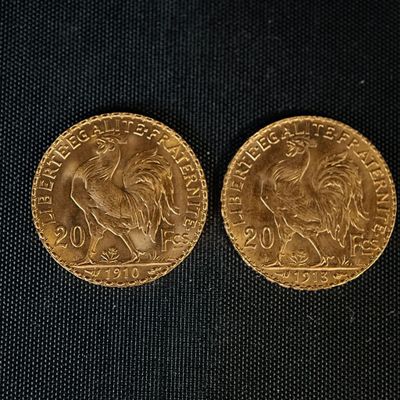deux souverains d'or, l'un représentant un lion et l'autre un cheval