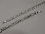 silver plated chain bracelet with a clasp and a clasp on the end