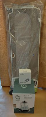 une boîte de télécommandes Wii posée sur une table