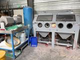 deux machines installées dans une pièce