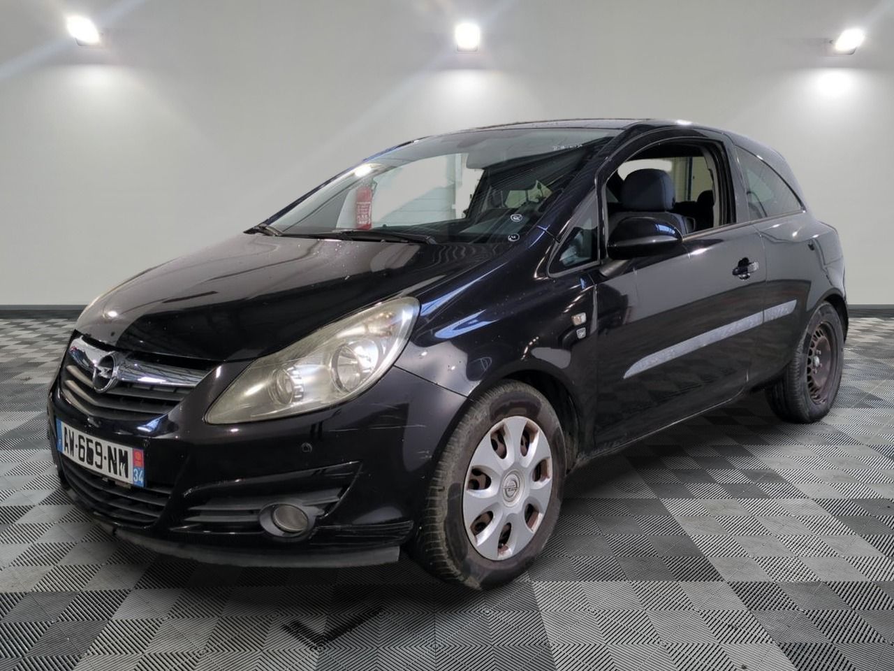 OPEL Corsa 1.4 Twinport 100 - Voiture d'occasion avec défauts