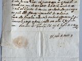une feuille de papier sur laquelle on peut écrire, posée sur une table