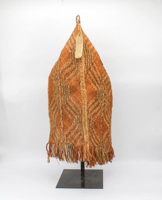 Cape utilisée par les femmes pour se protéger de la pluie ou…