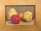 un tableau représentant des pommes et des poires, dans un cadre en bois