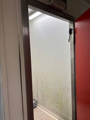 - Le contenu d'une chambre froide : une étagère à légumes En…