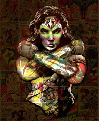 Photographie réalisée à l'aide de techniques mixtes représentant une femme avec des tatouages et des peintures corporelles