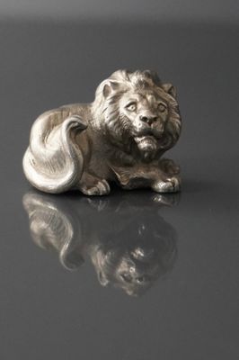 Sujet en argent 925 millièmes épousant la forme d'un lion co…