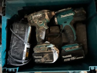 Coffret comprenant visseuse et clé à choc MAKITA (avec 2 bat… - Photo 1
