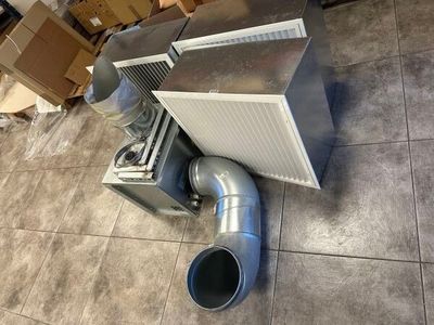 un radiateur et un chauffage posé au sol