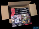 une boîte en carton contenant tout un tas de jouets