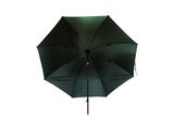 un parapluie noir ouvert sur fond blanc