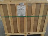 une palette en bois posée sur une autre palette