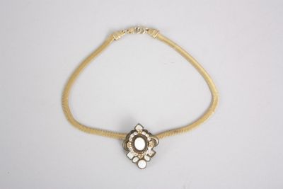 collier tubogaz fantaisie avec motif coulissant en métal